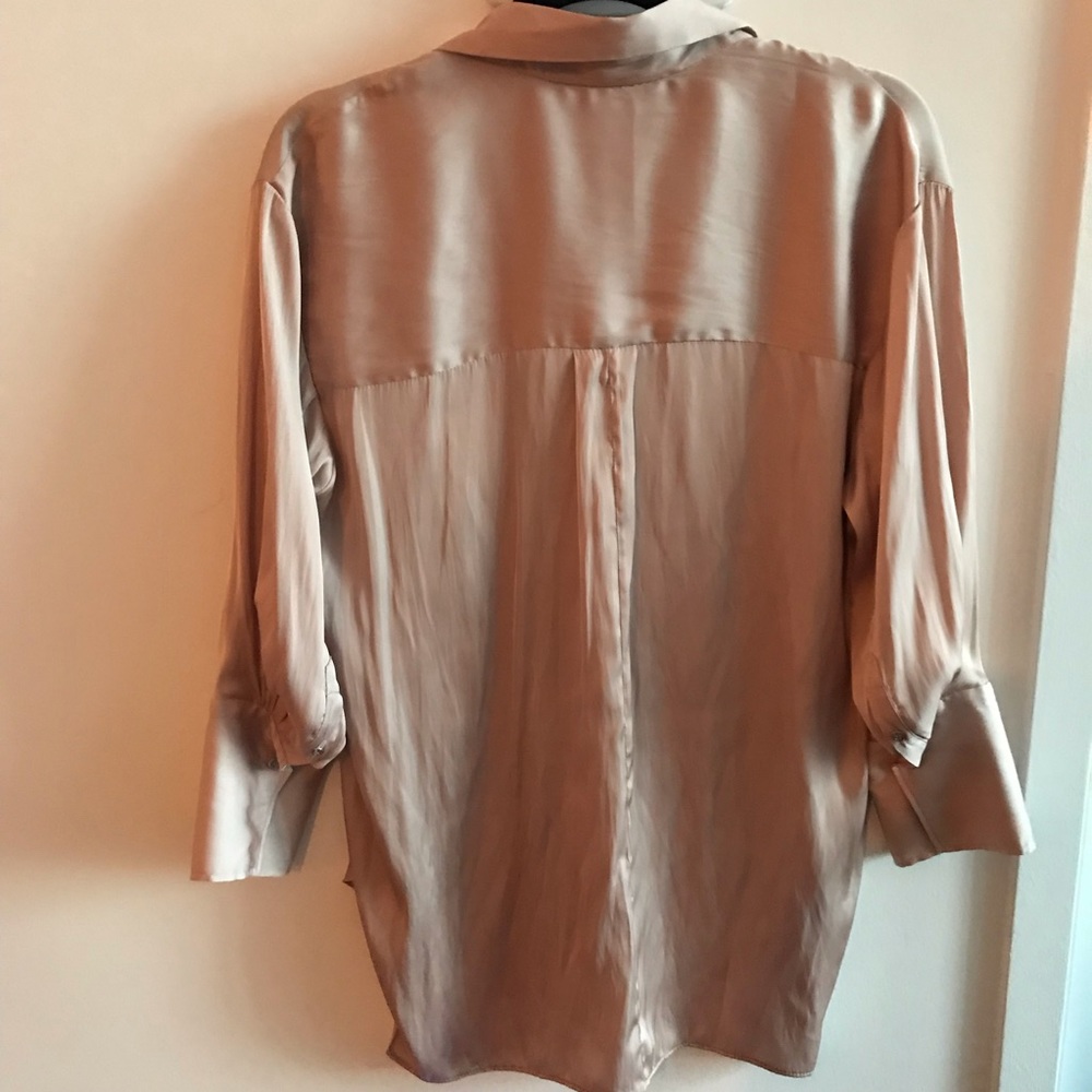 Halston Mauve/Nude satin button down shirt - Picture 4 of 7